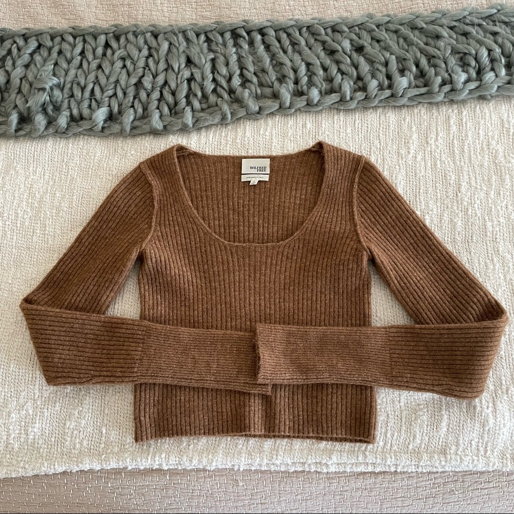 Wilfred Cropped Scoop Neck Ribbed Brown Sweater